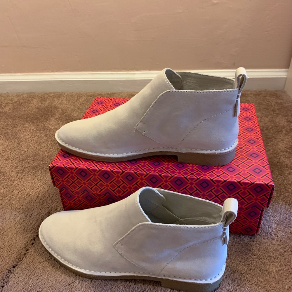 Dolce Vita Tan Suede Desert Boot, NWOT, Size 8